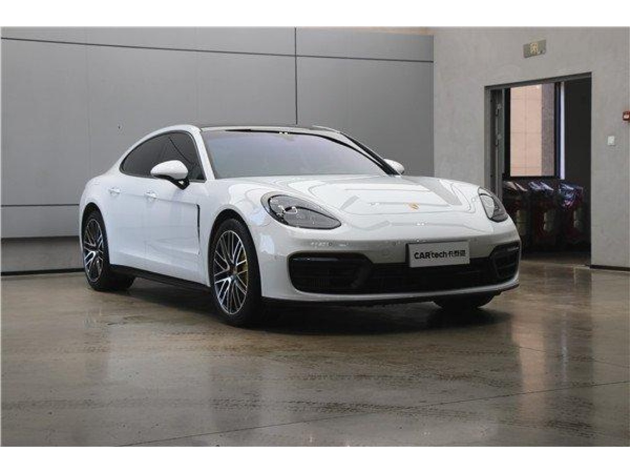 Porsche Panamera 2021