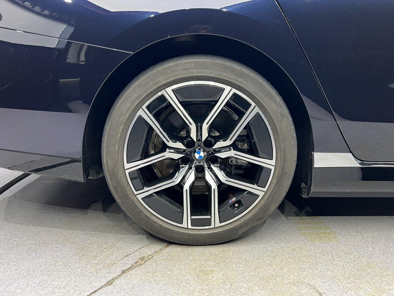 BMW i7 2024