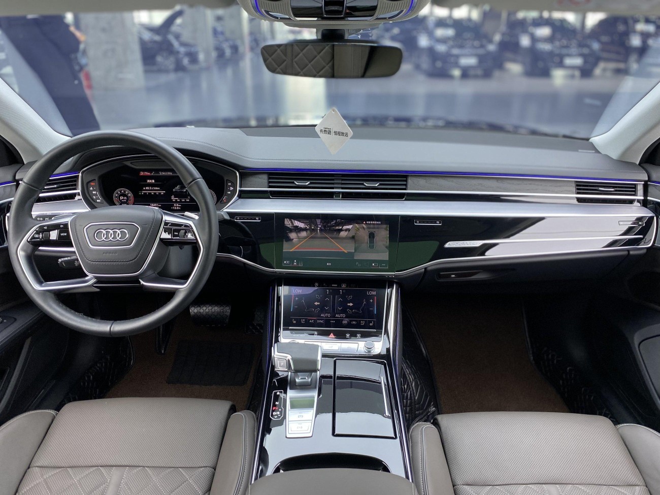 Audi A8L 50 TFSI 2024