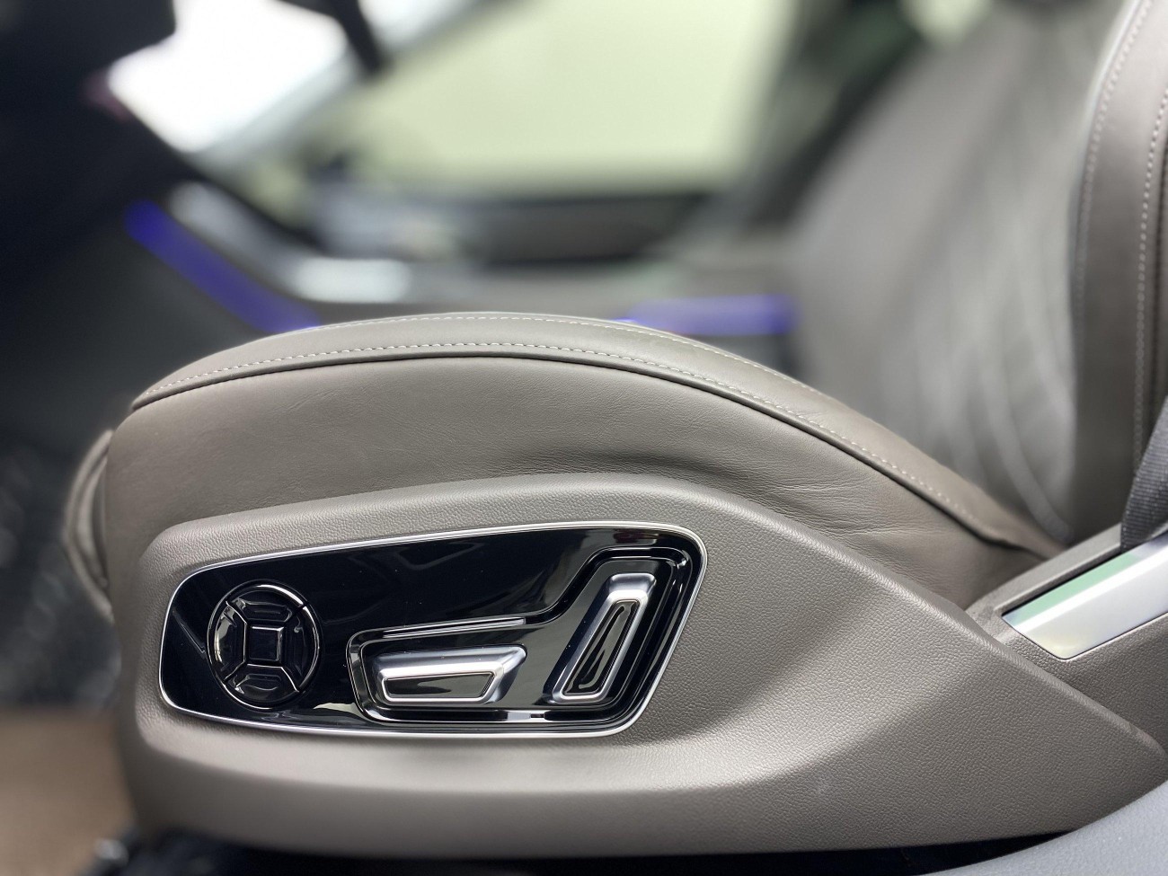 Audi A8L 50 TFSI 2024