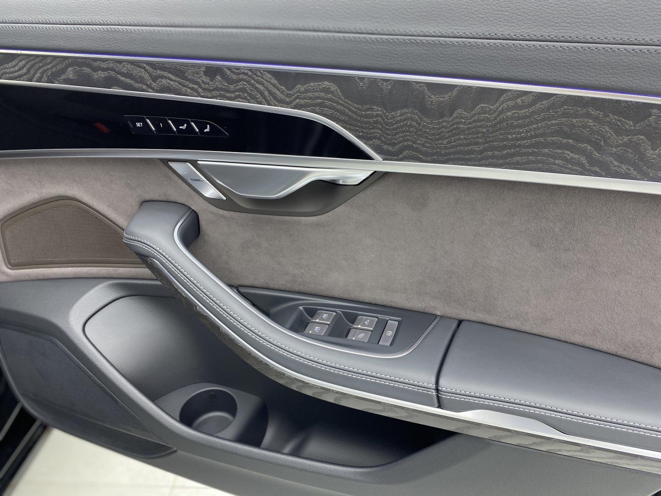 Audi A8L 50 TFSI 2024