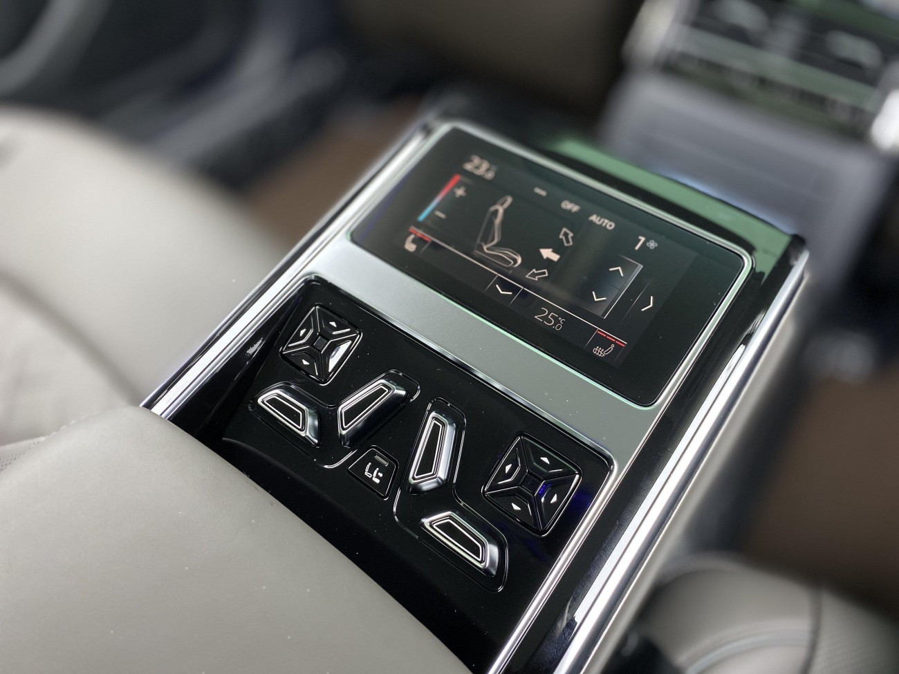 Audi A8L 50 TFSI 2024