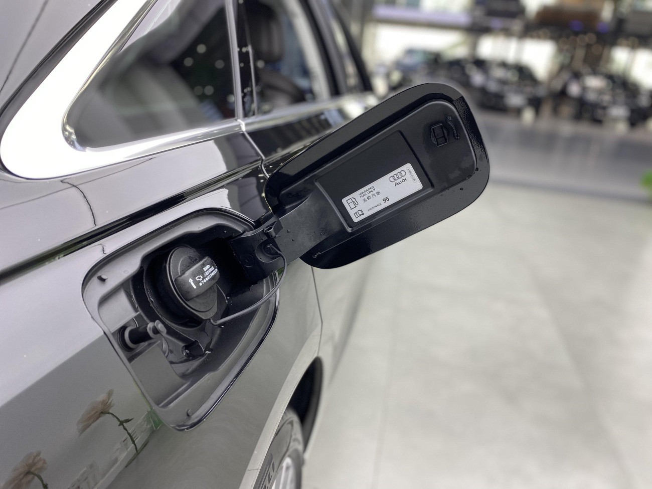 Audi A8L 50 TFSI 2024