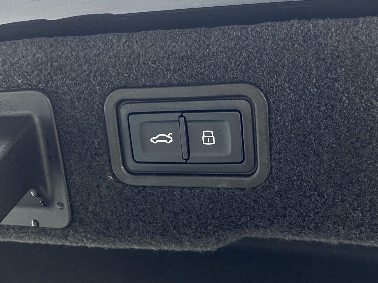 Audi A8L 50 TFSI 2024