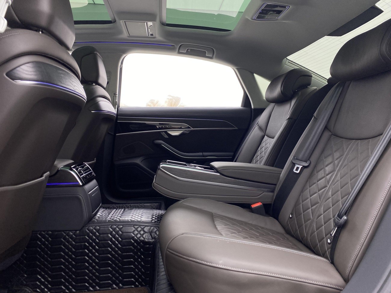 Audi A8L 50 TFSI 2024