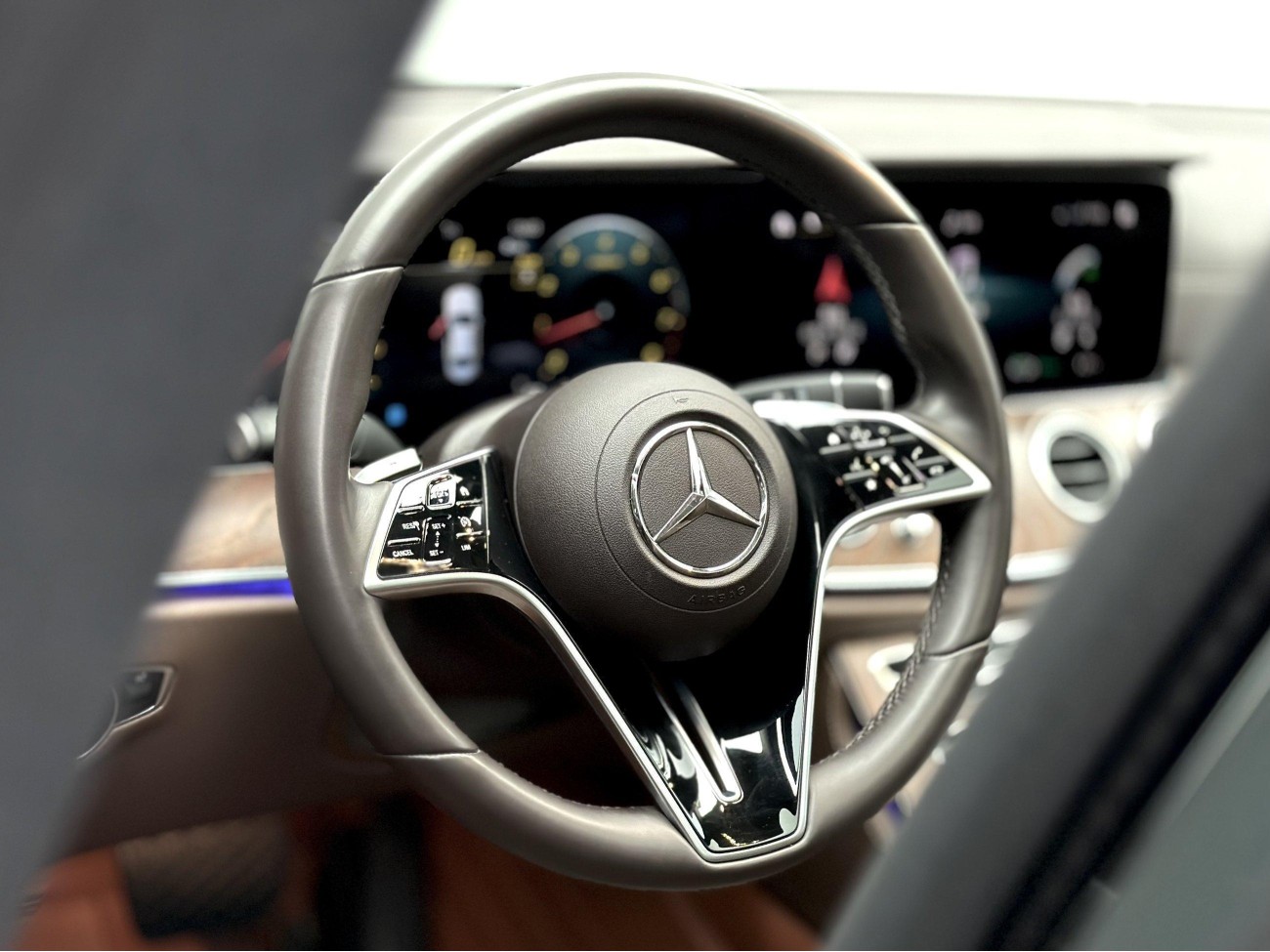 Mercedes-Benz E 300 L 2023