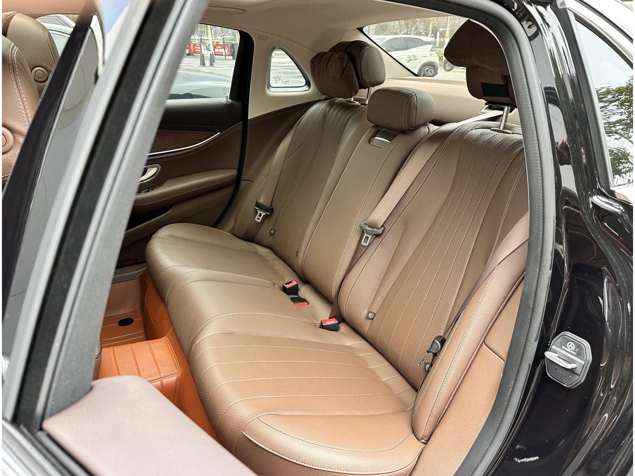 Mercedes-Benz E 300 L 2023