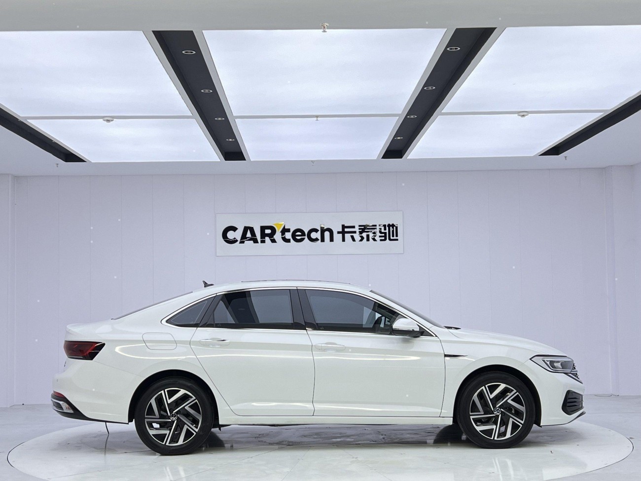 Volkswagen Sagitar 2023