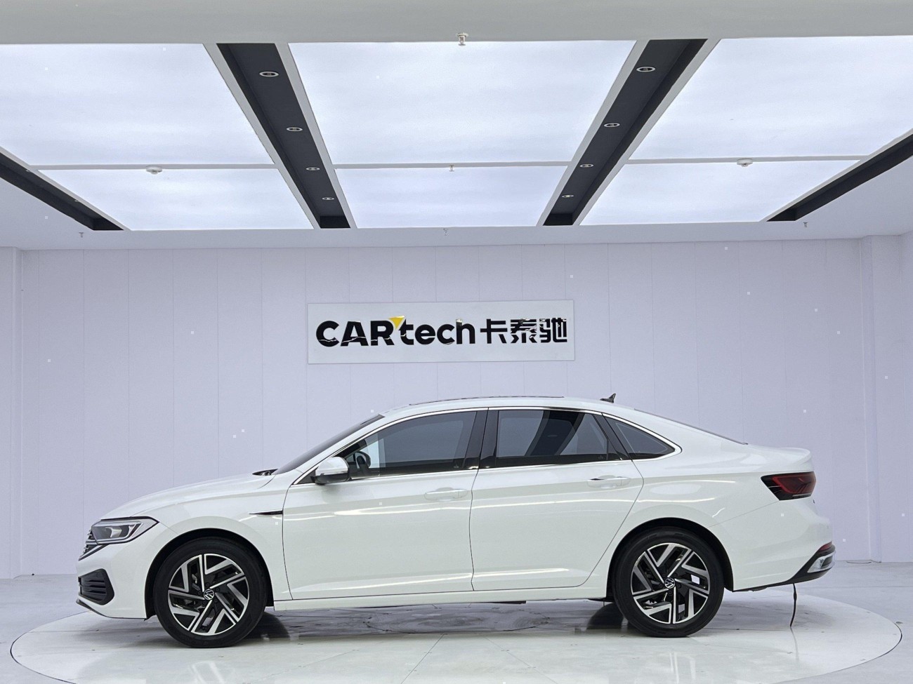 Volkswagen Sagitar 2023