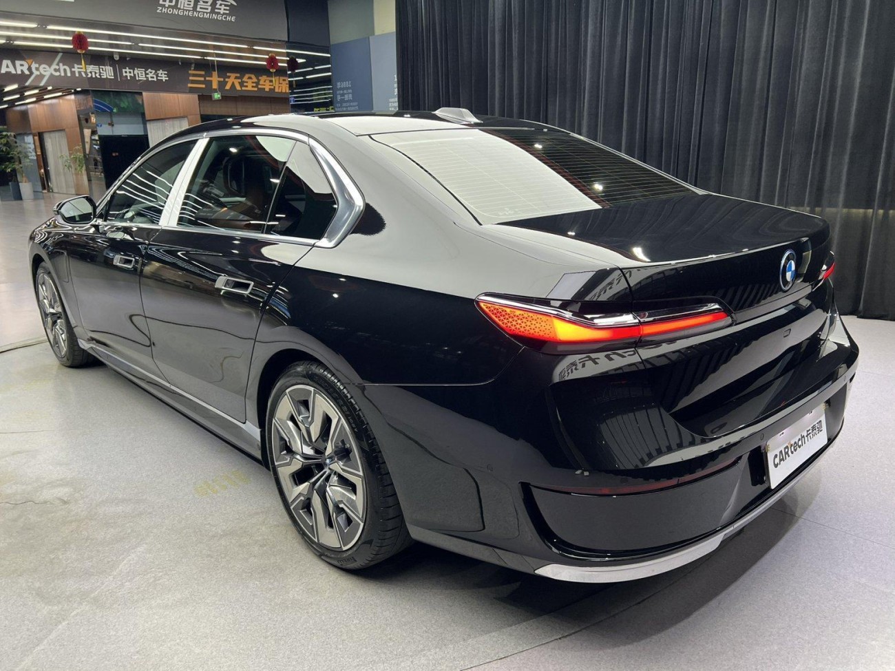 BMW i7 2024