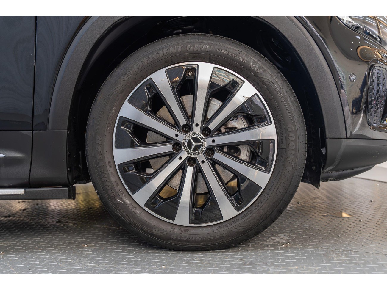 Mercedes-Benz GLB 2024