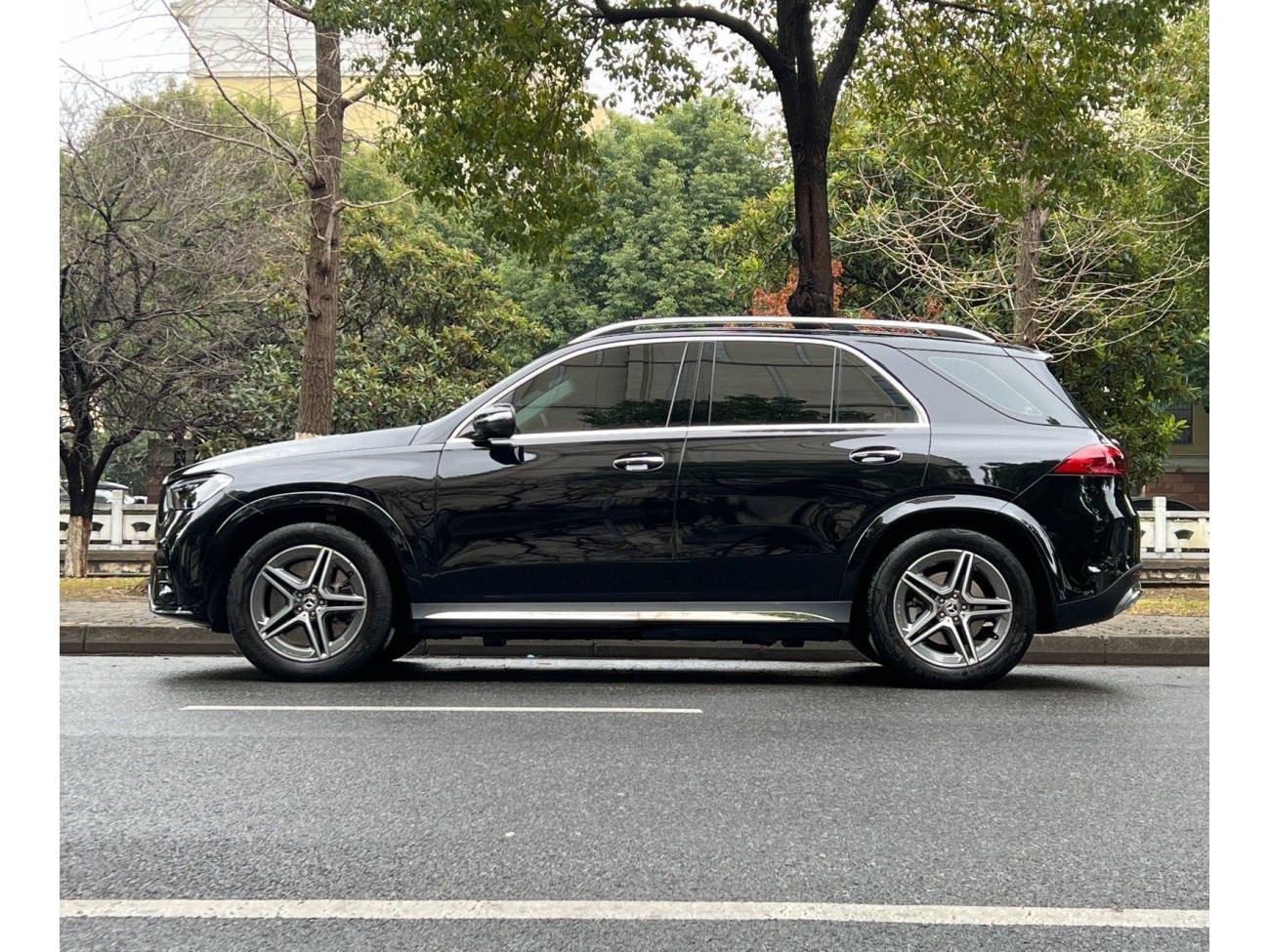 Mercedes-Benz GLE 450 4MATIC 2025
