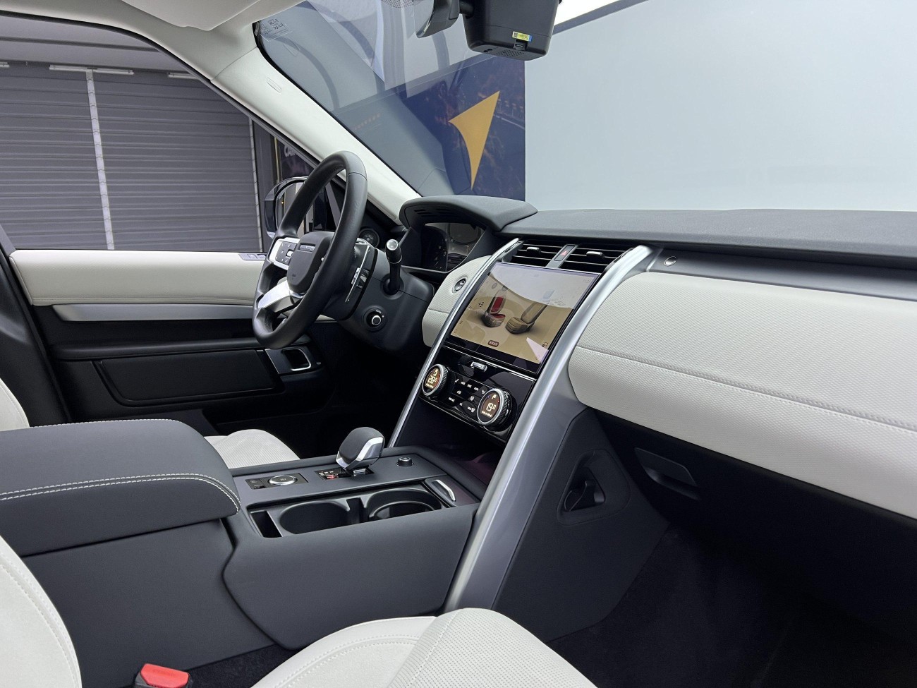 Land Rover Discovery 2024