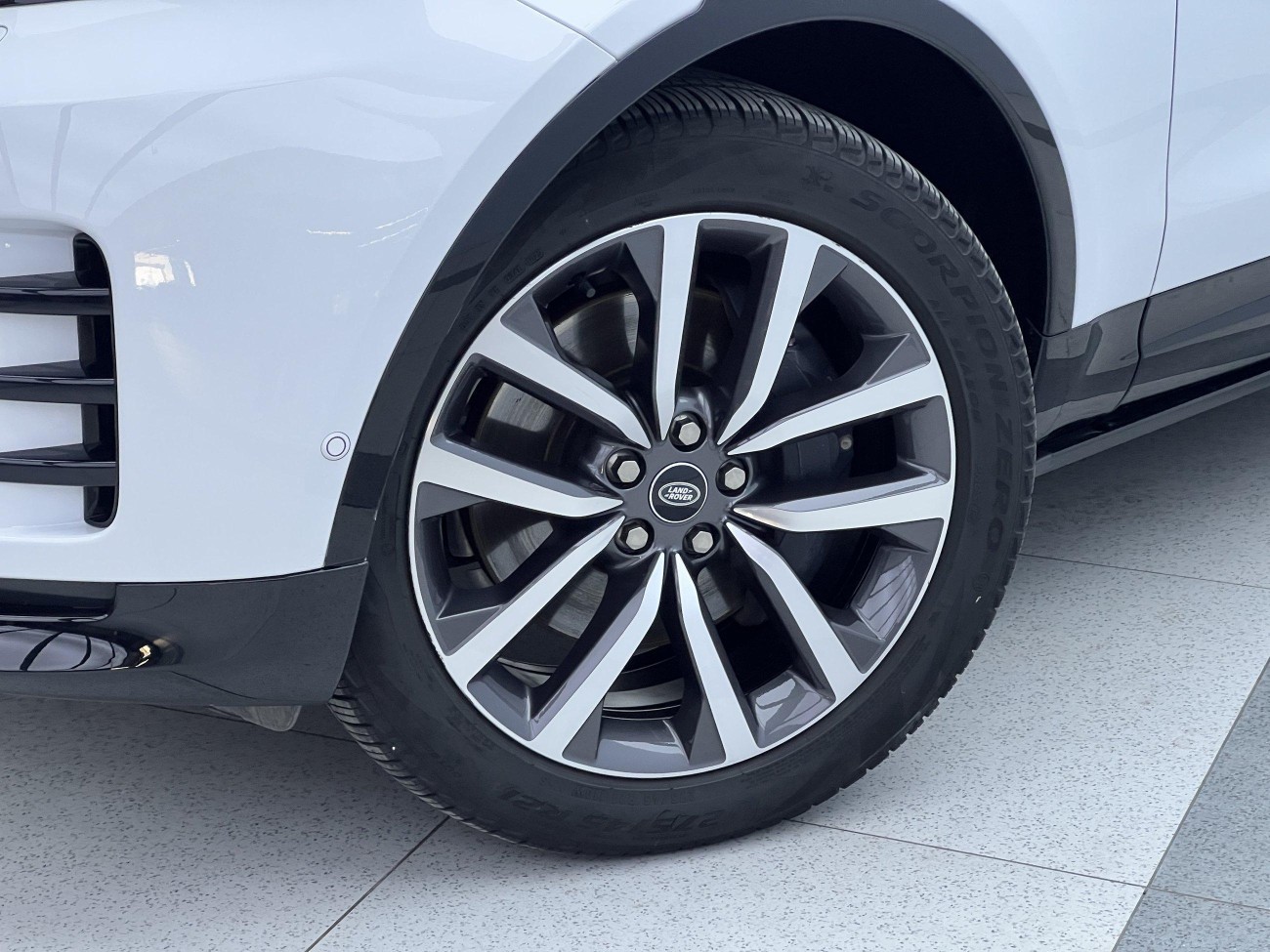 Land Rover Discovery 2024