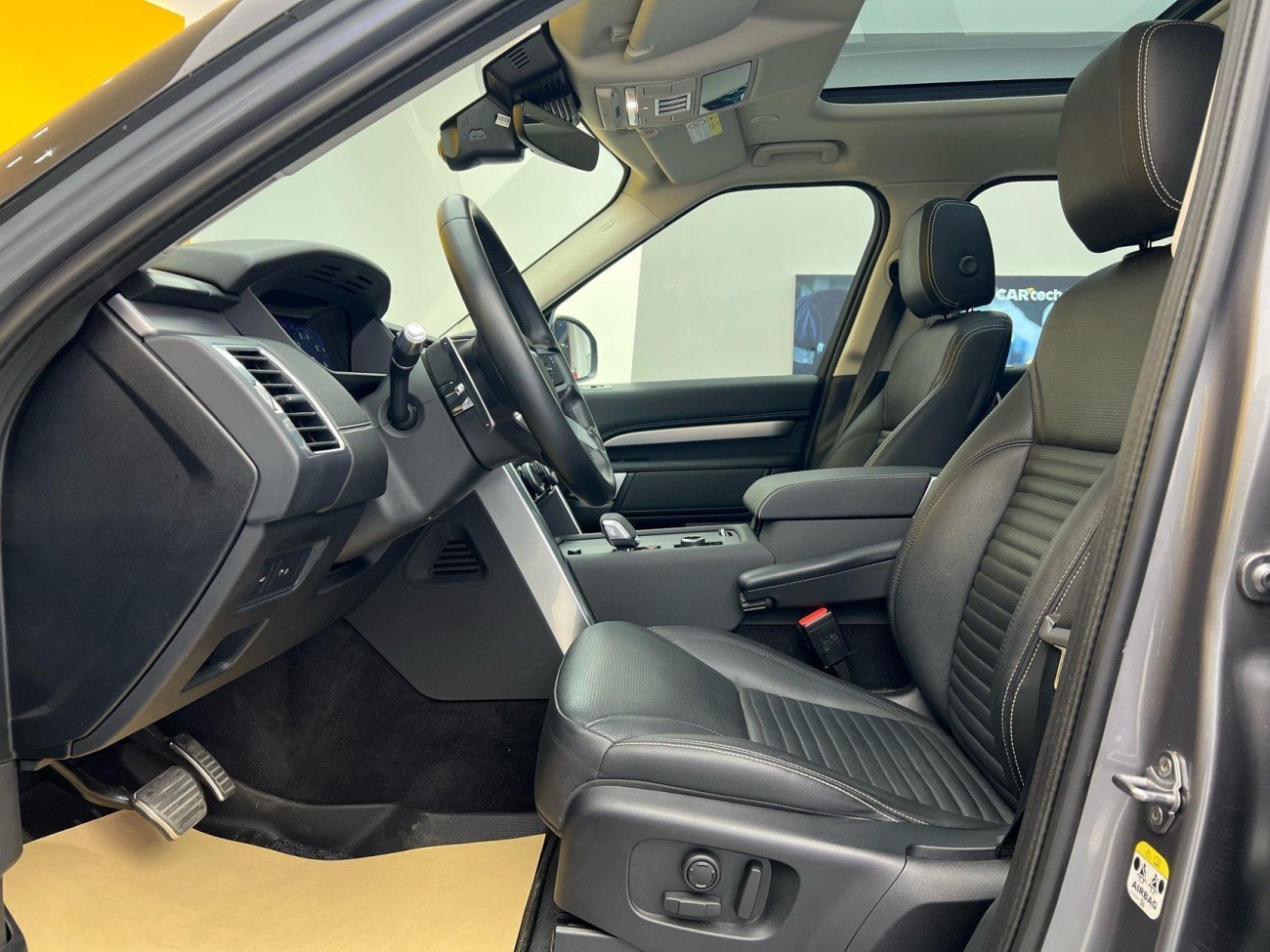 Land Rover Discovery 2021