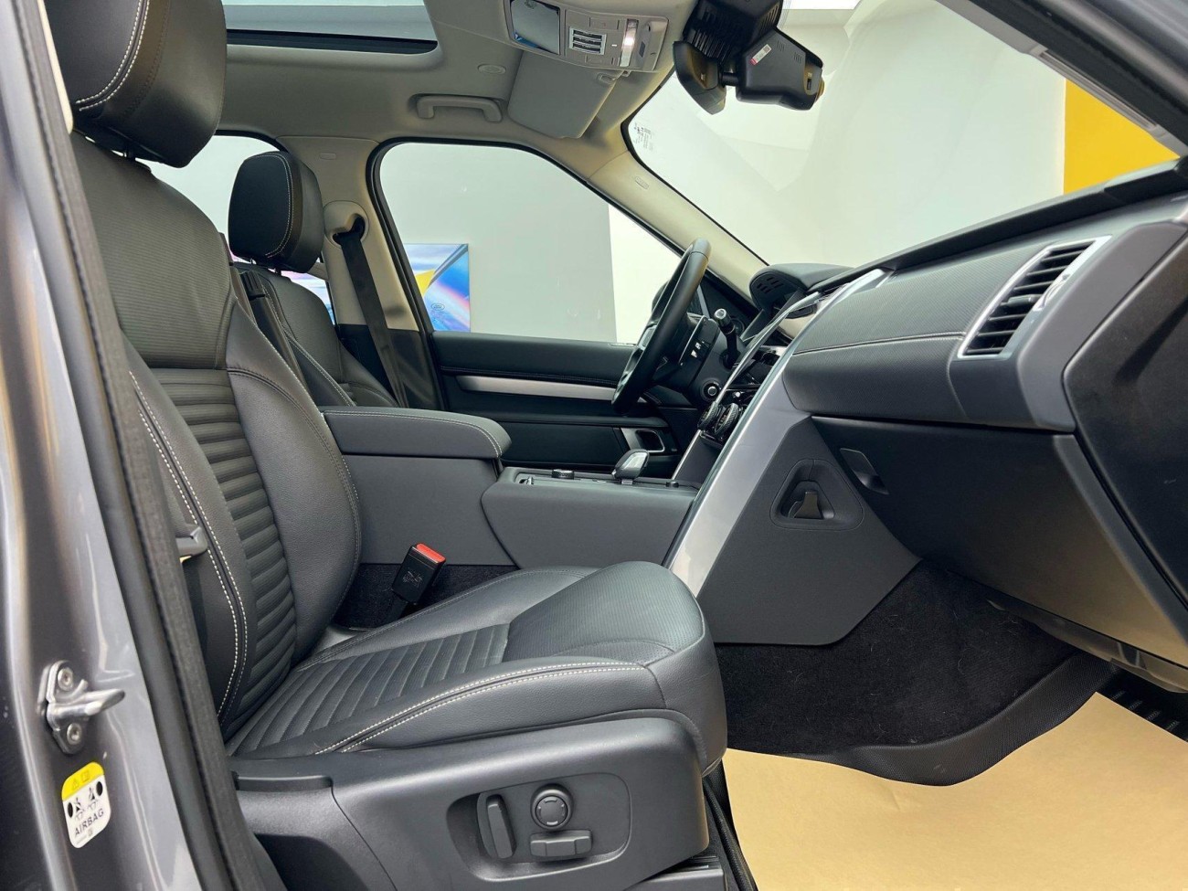 Land Rover Discovery 2021