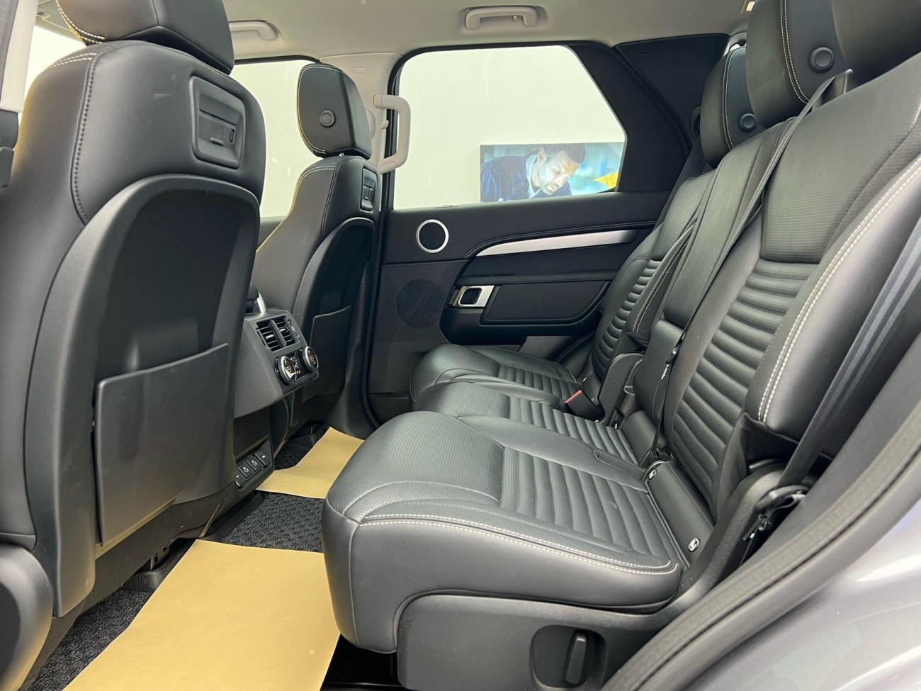 Land Rover Discovery 2021