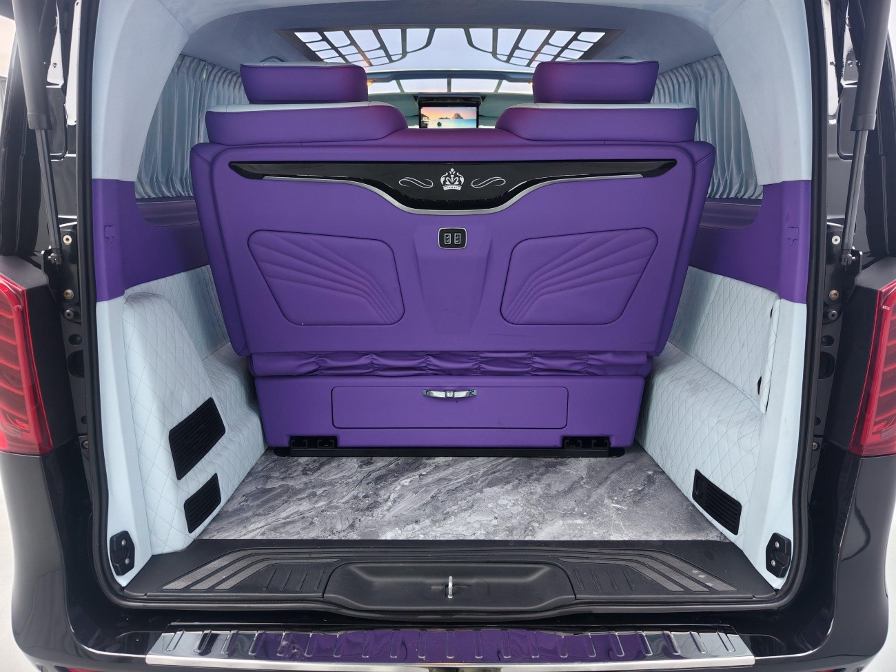 Mercedes-Benz 2023 2024