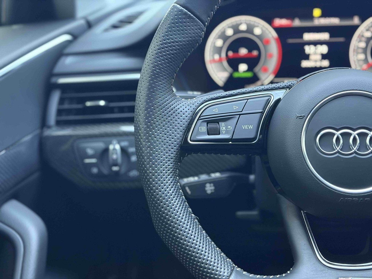 Audi A4L 40 TFSI 2023