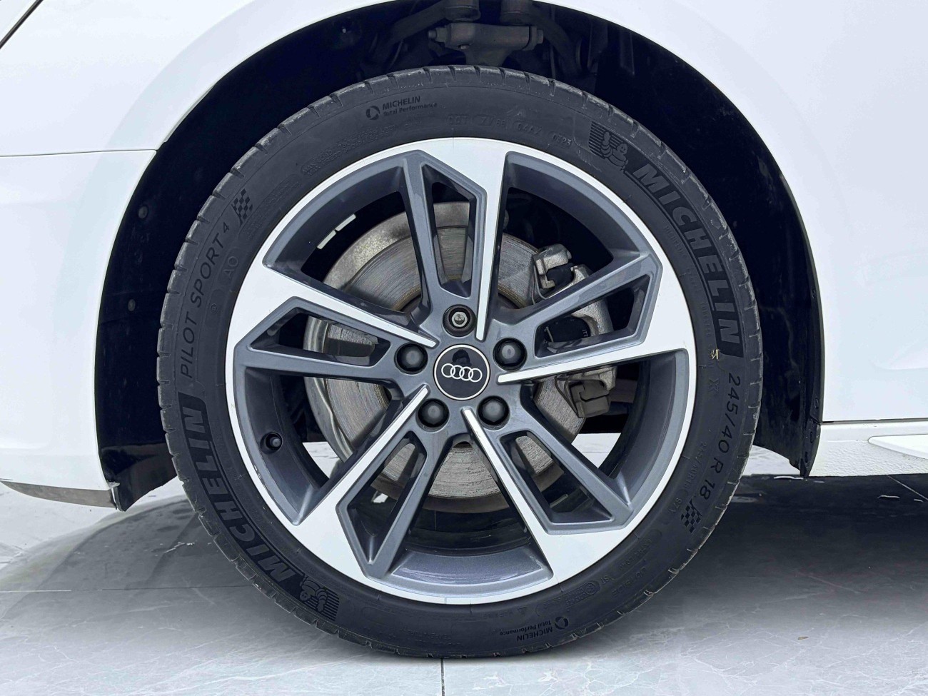 Audi A4L 40 TFSI 2023