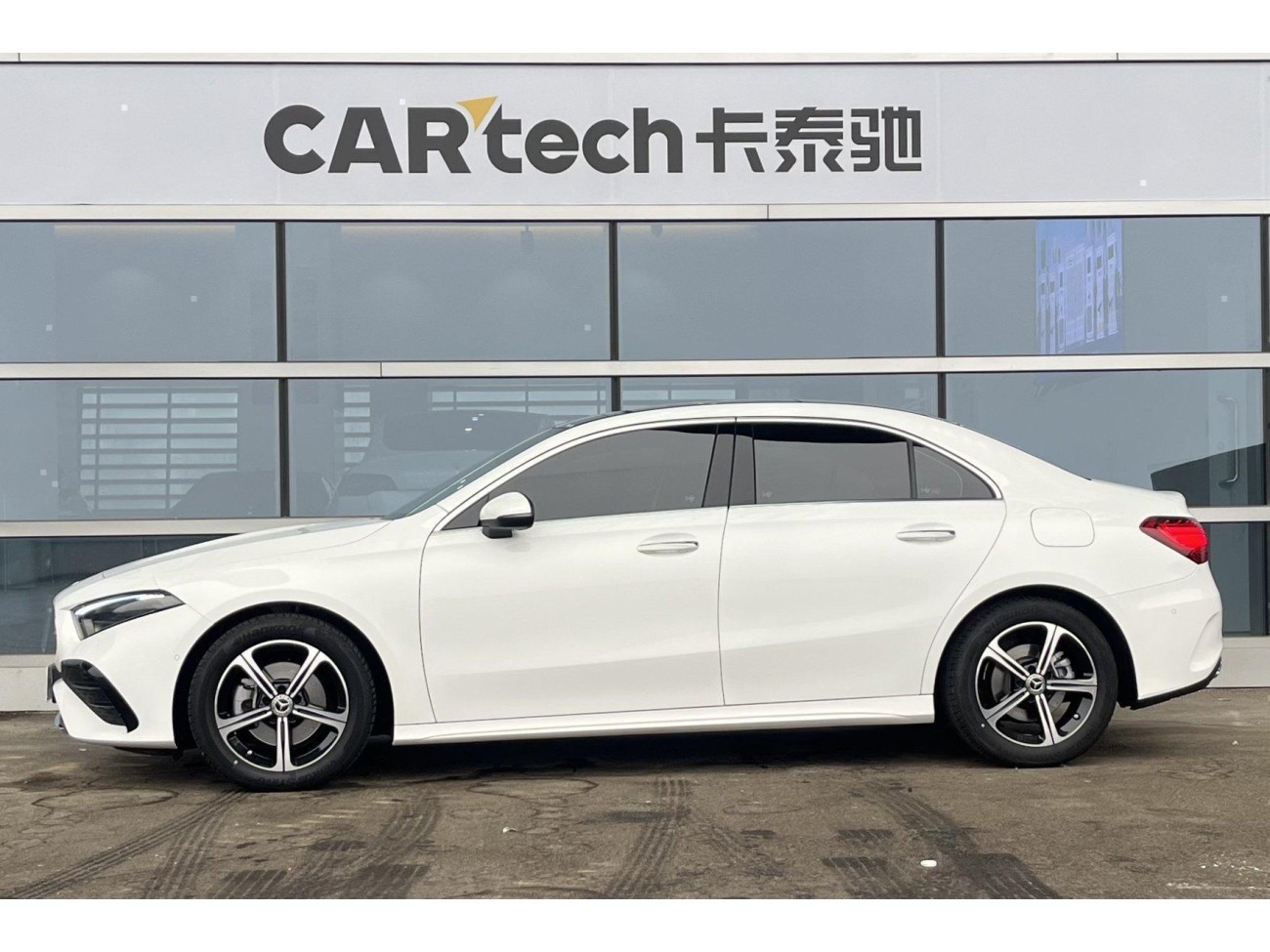 Mercedes-Benz A 200 L 2025