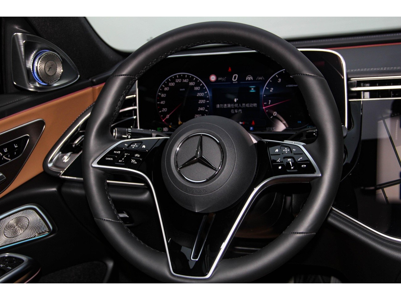 Mercedes-Benz E 300 L 2025