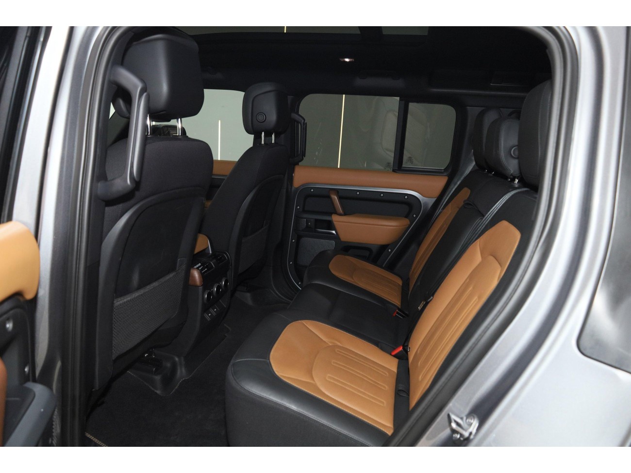 Land Rover Defender 2023