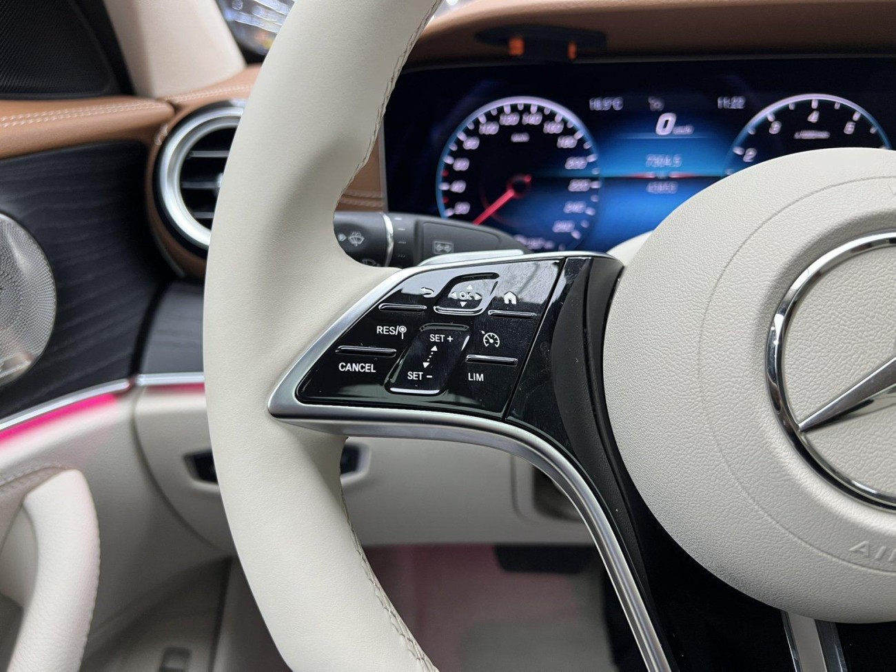 Mercedes-Benz E 300 L 2022