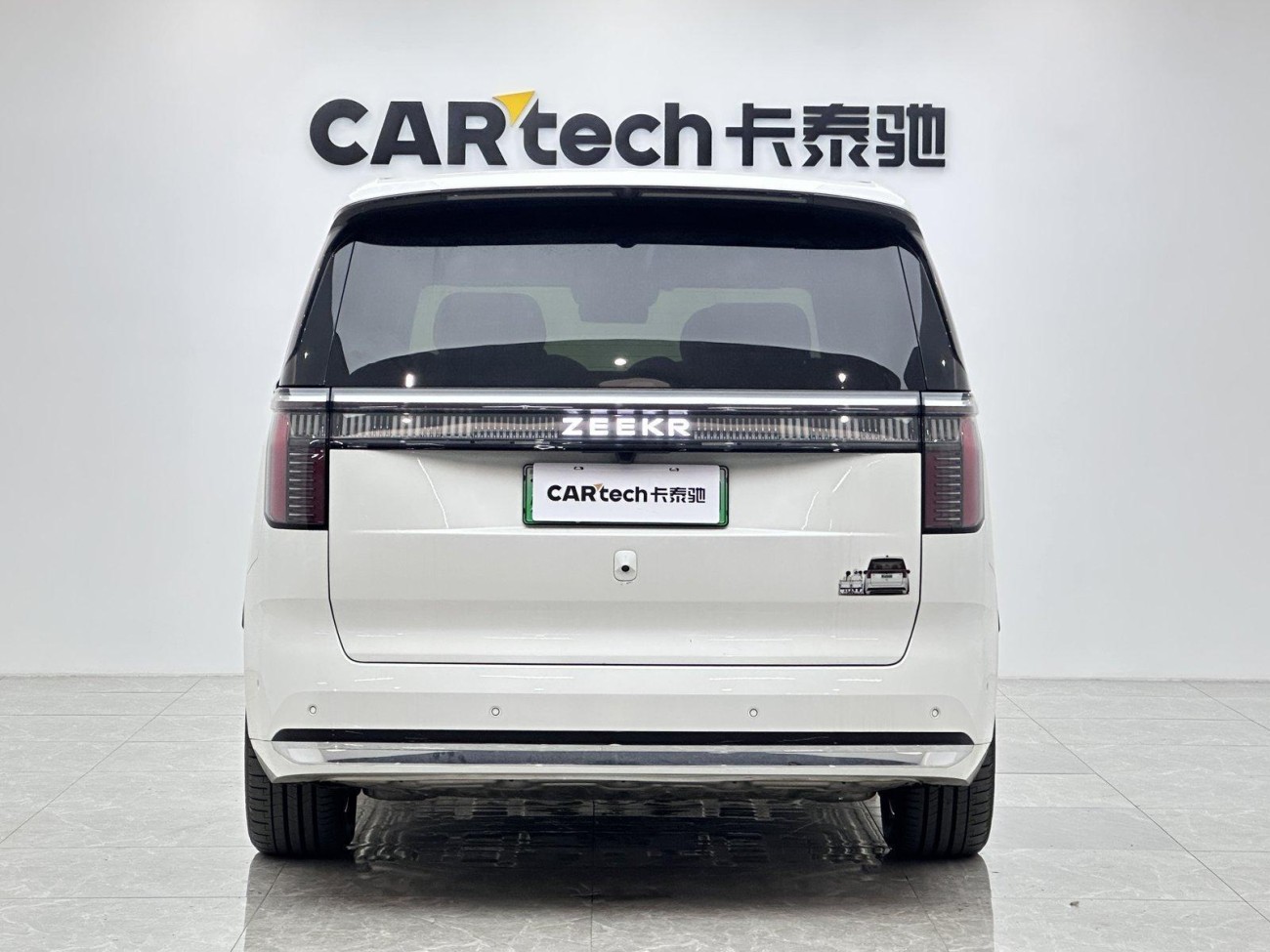 Zeekr 009 2025
