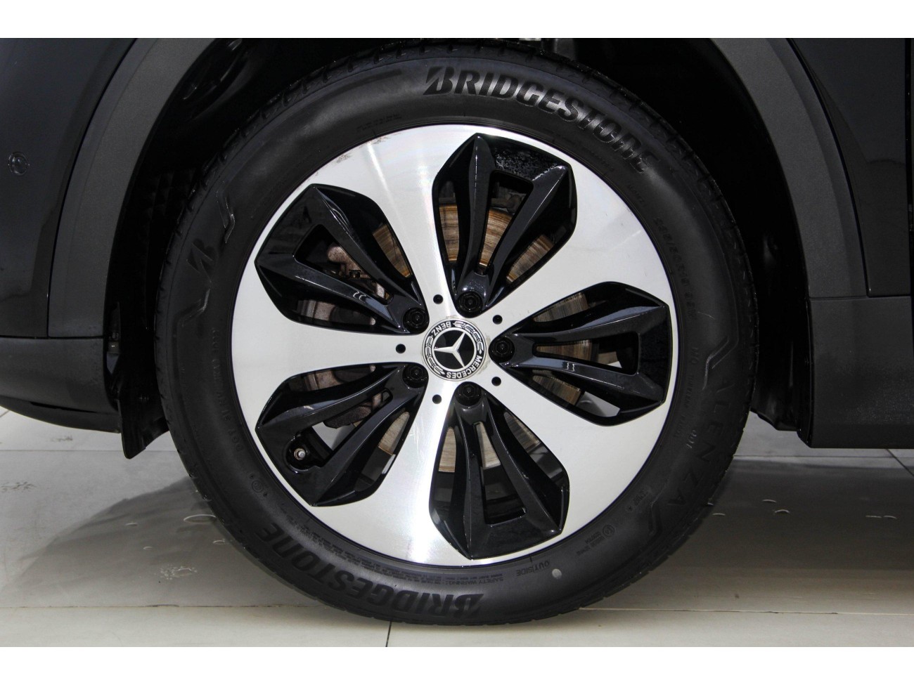 Mercedes-Benz GLB 2023