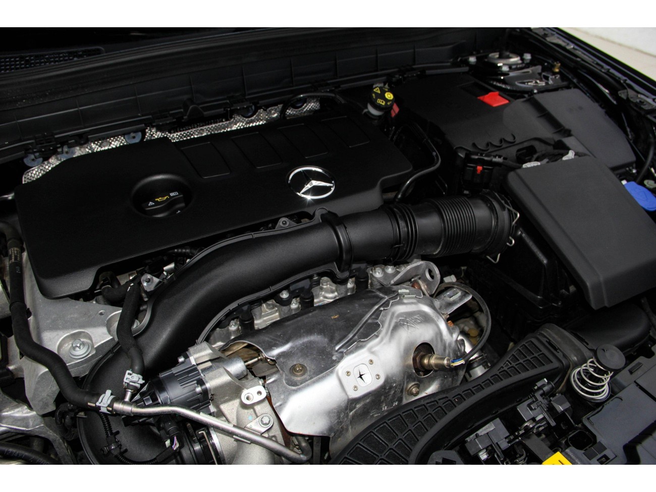 Mercedes-Benz GLB 2023