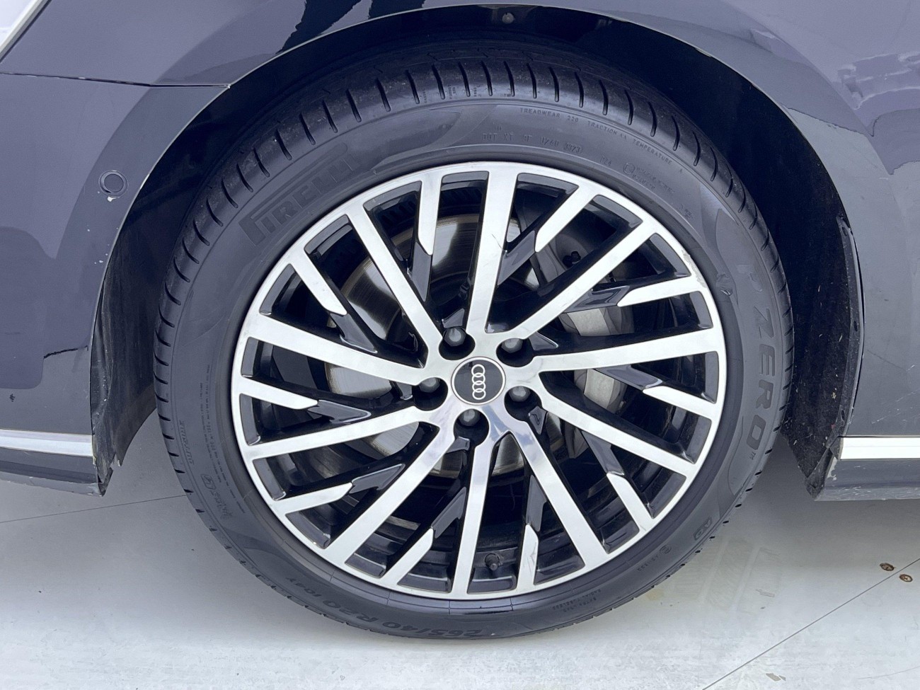 Audi A8L 50 TFSI 2024