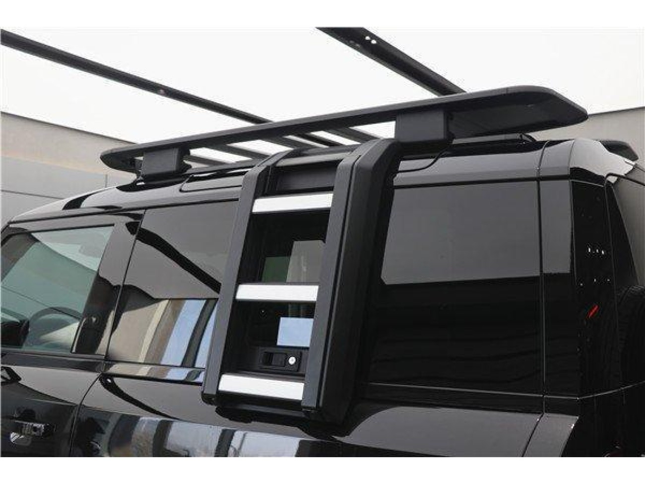 Land Rover Defender 2022