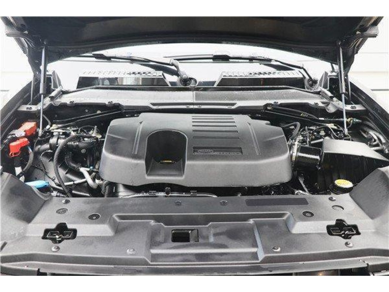 Land Rover Defender 2022