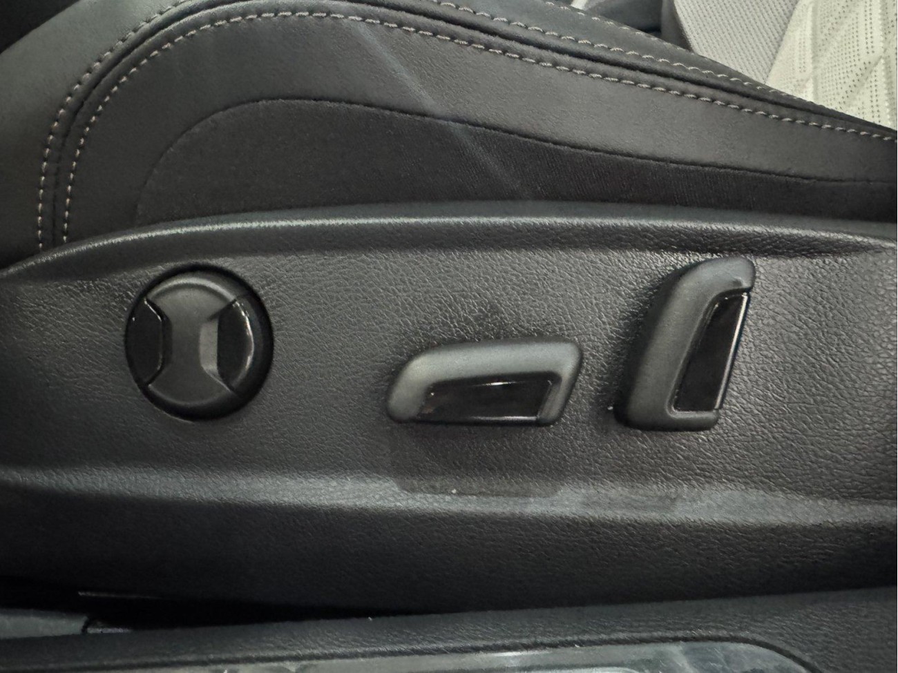 Volkswagen Magotan 2025