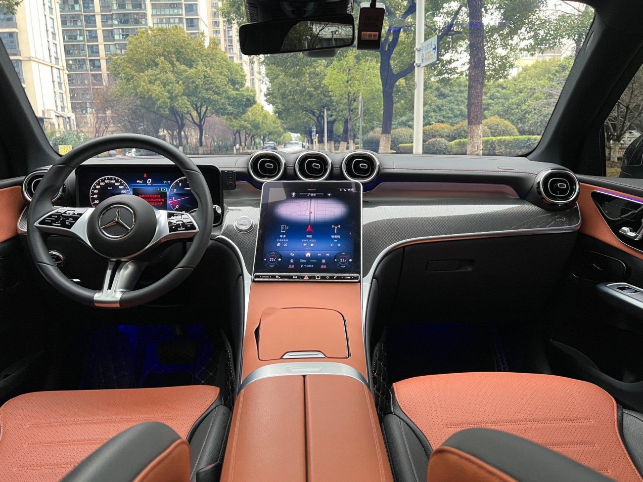 Mercedes-Benz GLC 260 L 2025