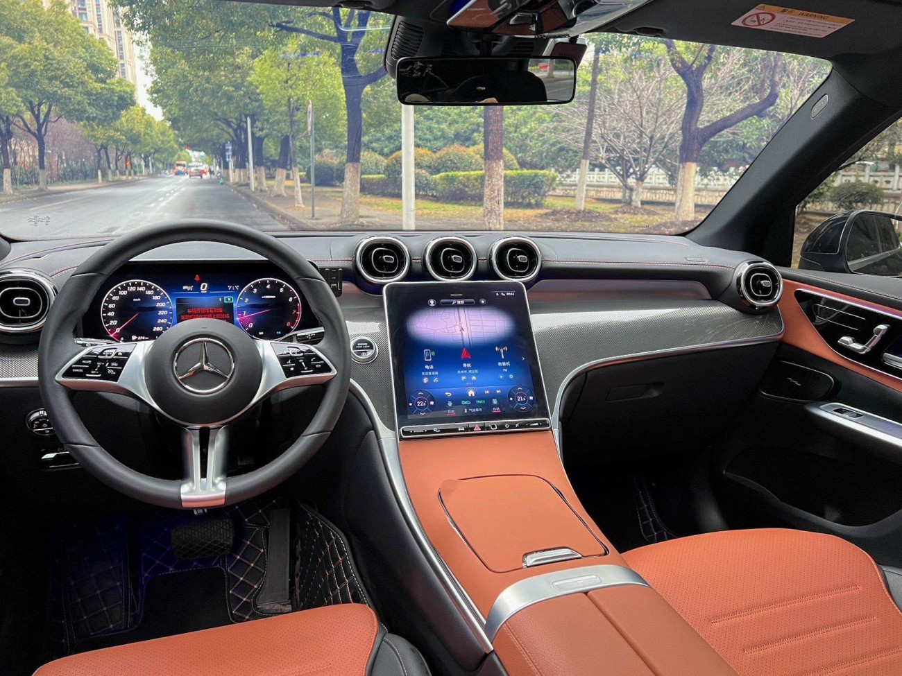 Mercedes-Benz GLC 260 L 2025