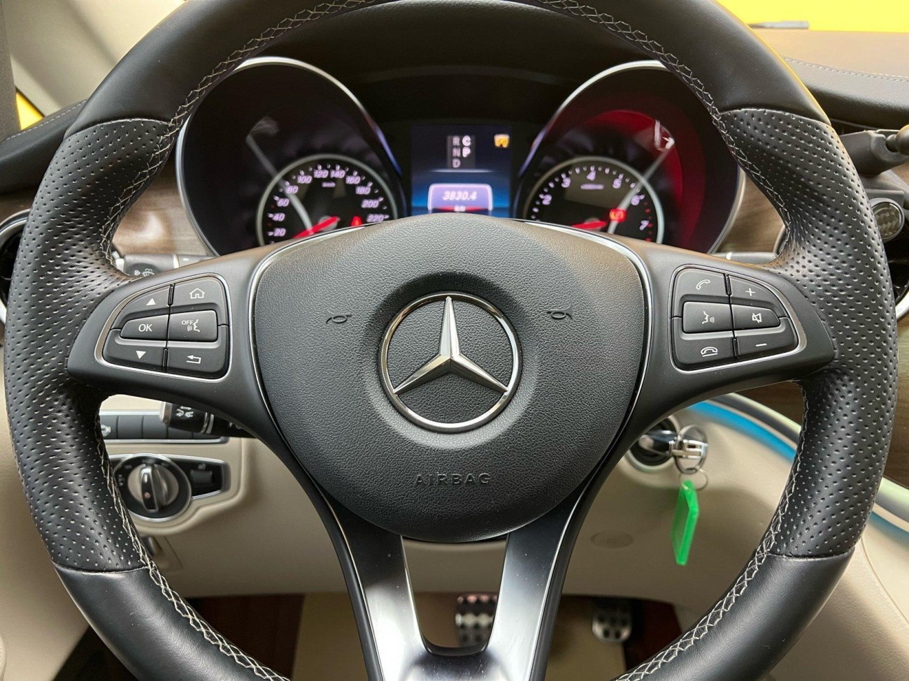 Mercedes-Benz V 2022