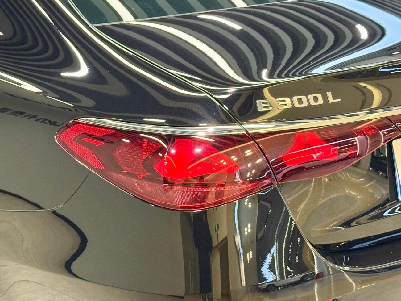 Mercedes-Benz E 300 L 2025