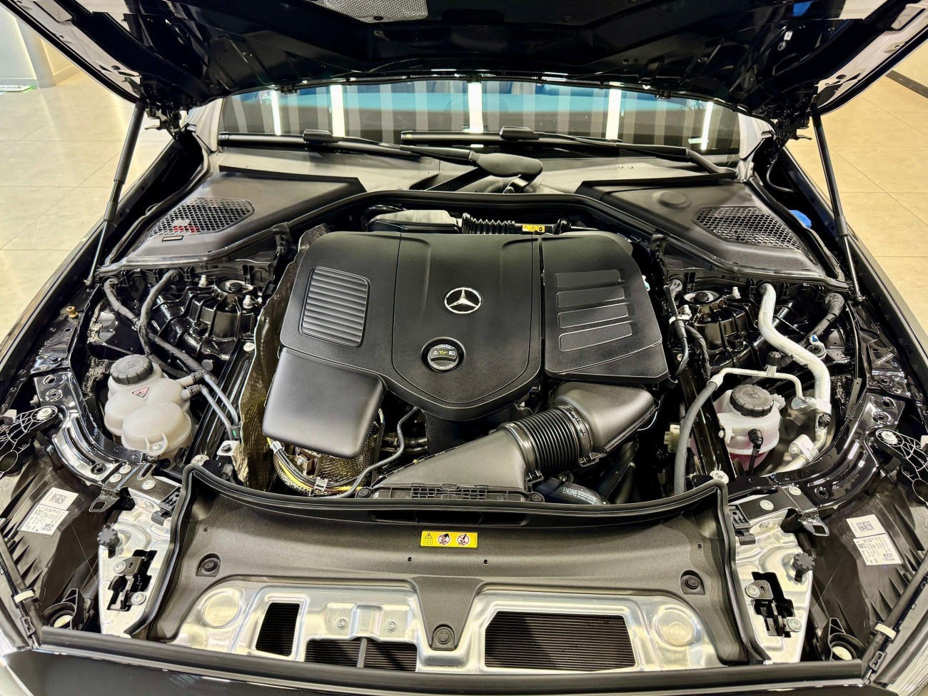 Mercedes-Benz E 300 L 2025