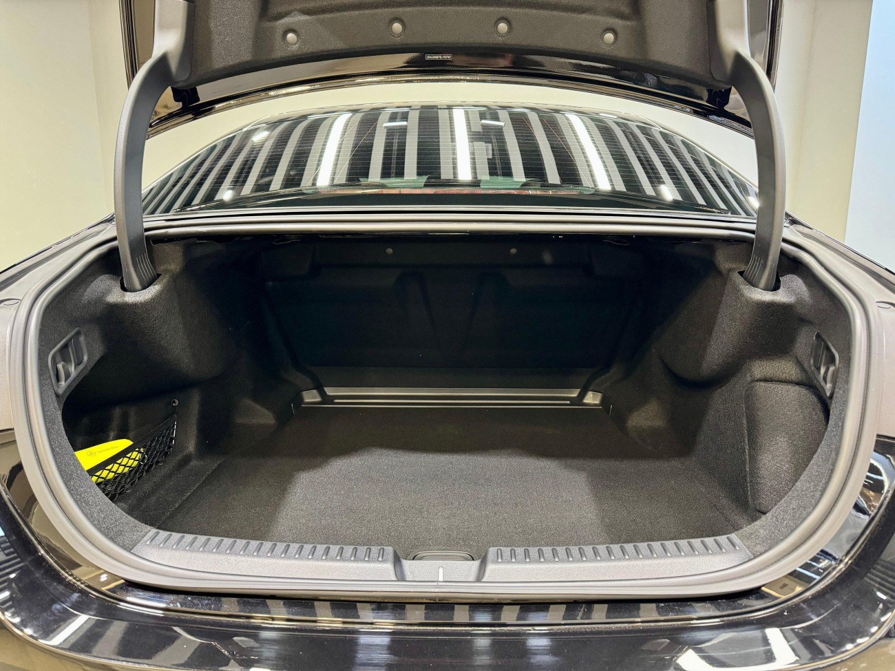 Mercedes-Benz E 300 L 2025