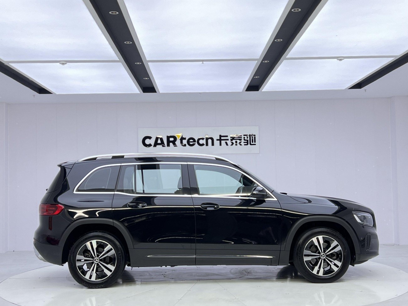 Mercedes-Benz GLB 2024