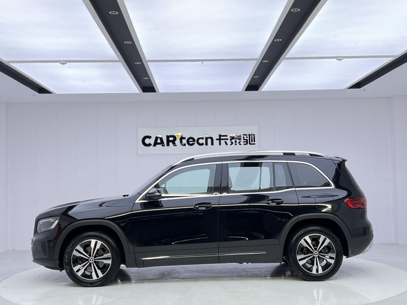 Mercedes-Benz GLB 2024