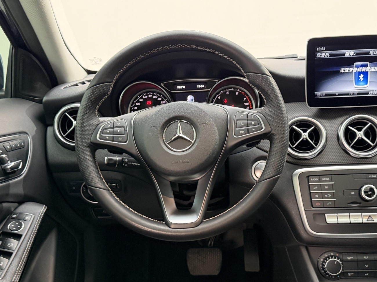 Mercedes-Benz GLA200 2019