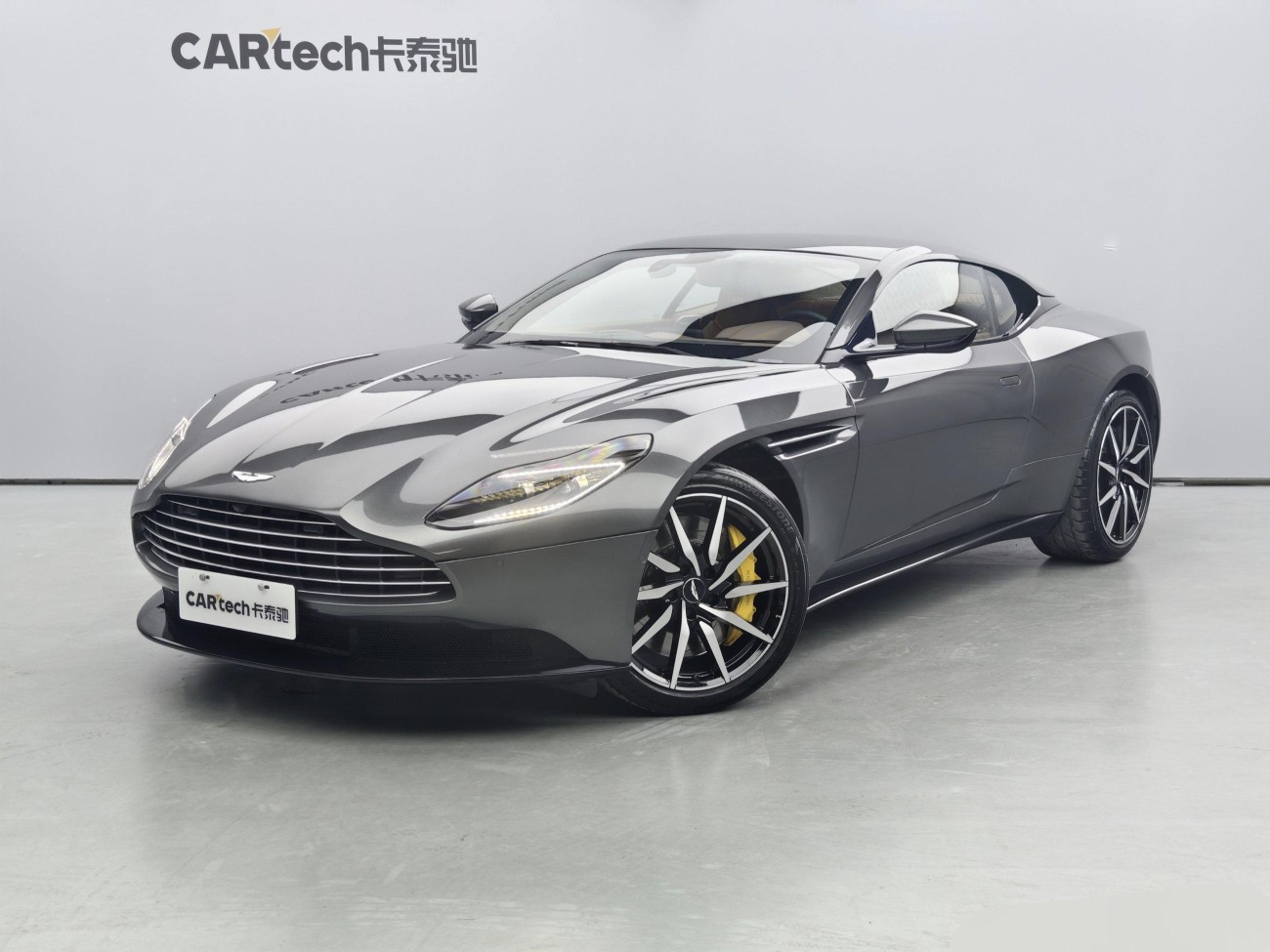Aston Martin DB11 2019