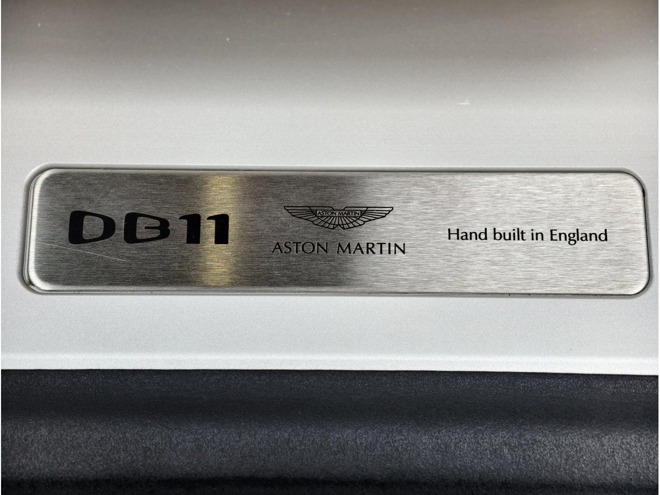 Aston Martin DB11 2019