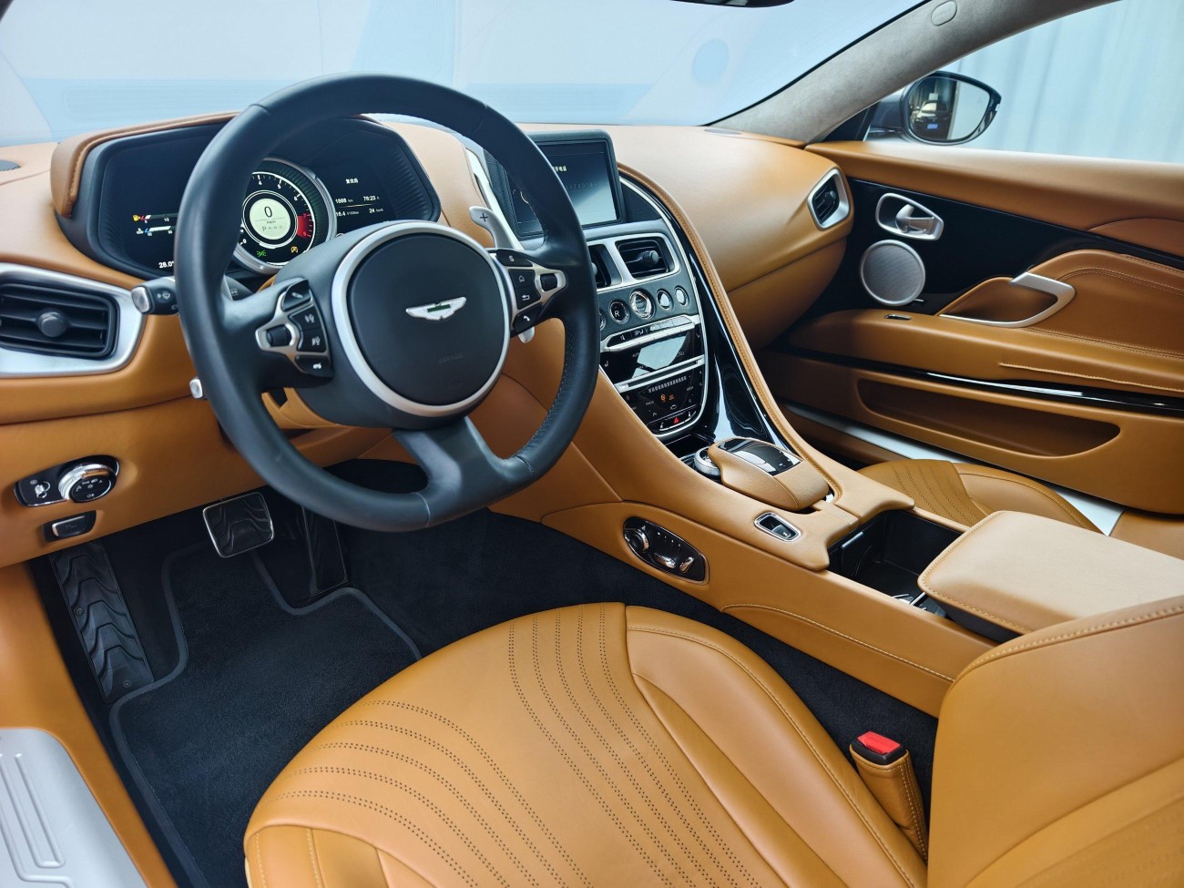 Aston Martin DB11 2019