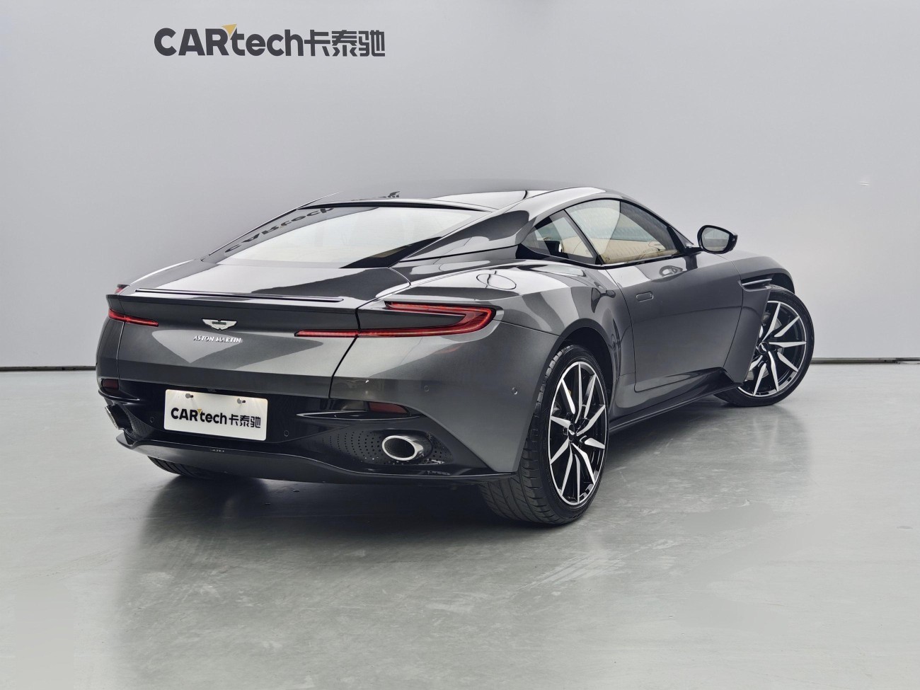 Aston Martin DB11 2019