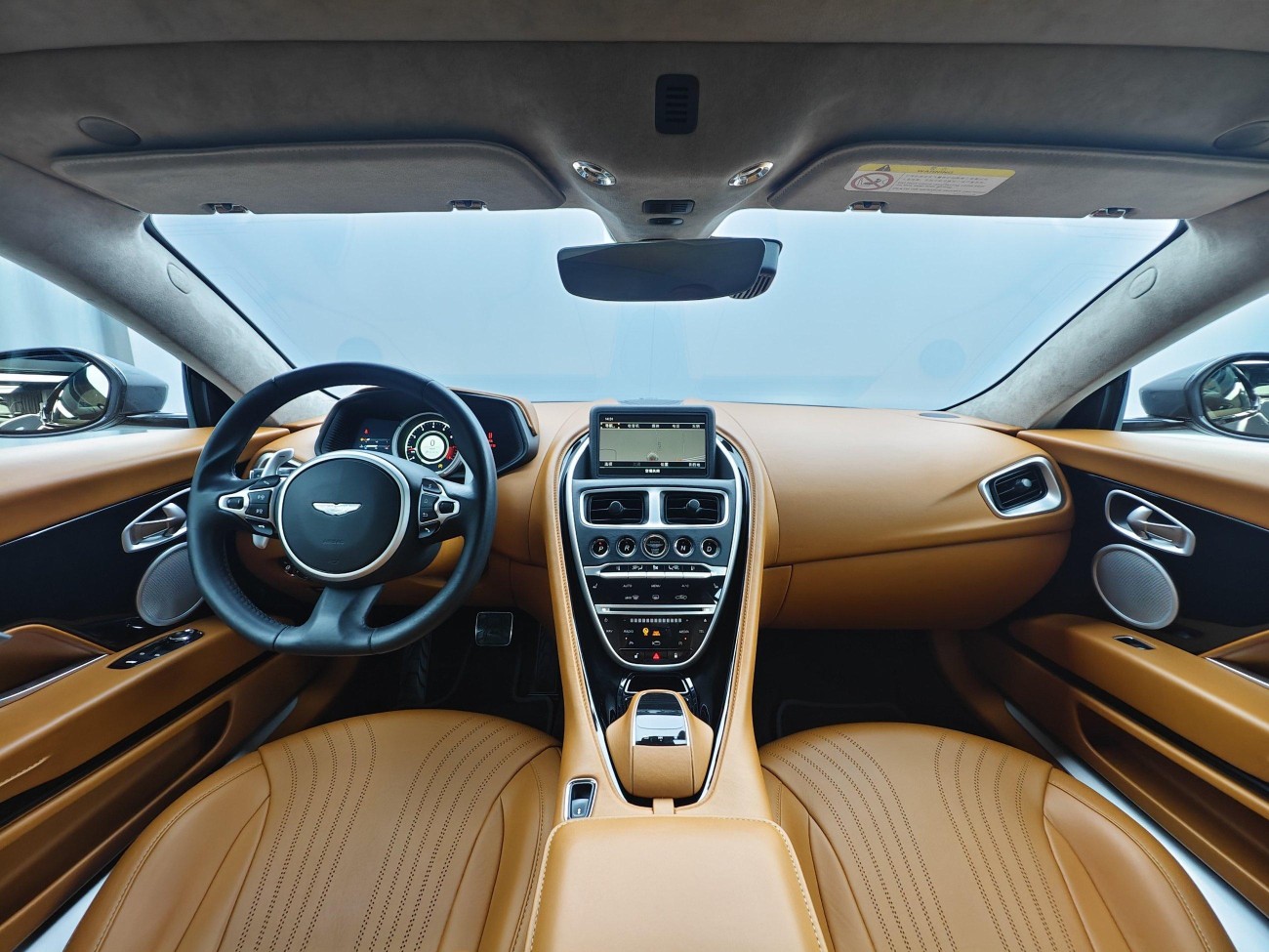 Aston Martin DB11 2019