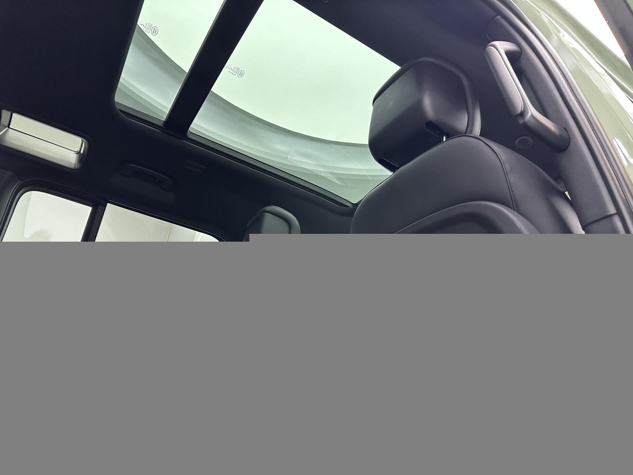 Land Rover Defender 2023